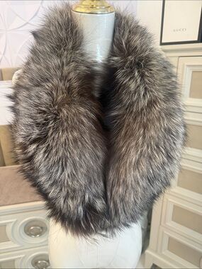 Fox fur clip on scarf collar